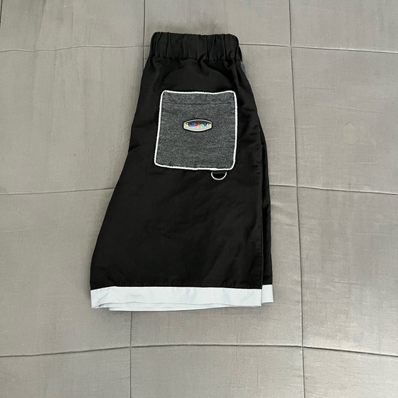 Shorts - Picture 2 of 3